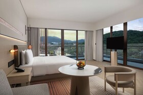 Hualuxe Sanya Yalong Bay Resort An Ihg Hotel