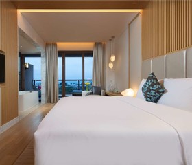 Thousand Cranes Sanya Yazhou Bay Int'l Exchange Centre, Curio by Hilton