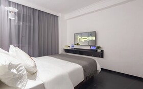 Starchain Heehee Hotel