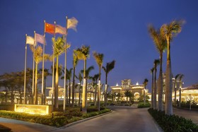 Wyndham Grand Plaza Royale Hainan Longmu Bay