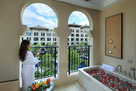 Wyndham Grand Plaza Royale Hainan Longmu Bay