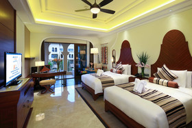 Wyndham Grand Plaza Royale Hainan Longmu Bay