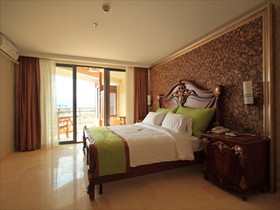 Xinglong Old Banyan Hotel