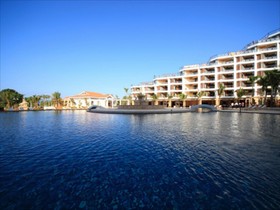 Xinglong Old Banyan Hotel