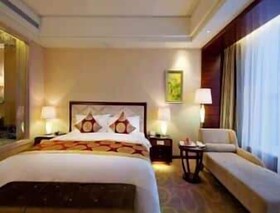 Howard Johnson by Wyndham Parkview Plaza Erdos