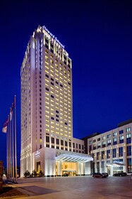 Howard Johnson by Wyndham Parkview Plaza Erdos