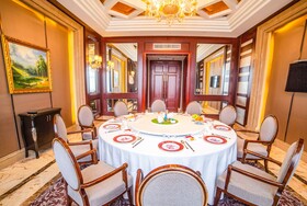 Howard Johnson by Wyndham Domando Plaza Wulanchabu