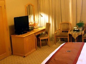 Redbuds Plaza Hotel