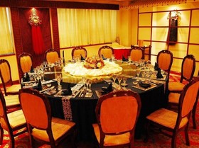 Redbuds Plaza Hotel
