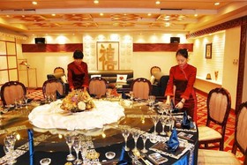 Redbuds Plaza Hotel