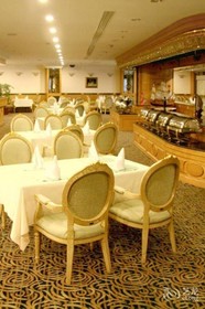 Redbuds Plaza Hotel