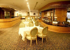 Redbuds Plaza Hotel
