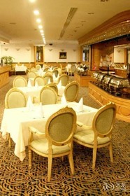 Redbuds Plaza Hotel