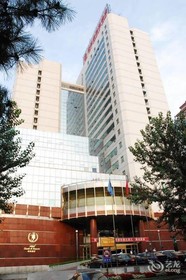 Redbuds Plaza Hotel