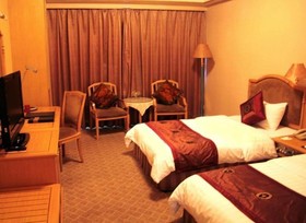 Redbuds Plaza Hotel