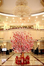 Redbuds Plaza Hotel