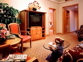 Redbuds Plaza Hotel