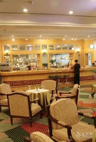 Redbuds Plaza Hotel