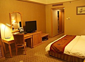 Redbuds Plaza Hotel