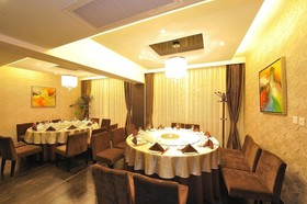 Wanjia Lakefront Hotel