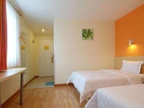 7 Days Inn Dalian Railway North Station Huanan Plaza Branch