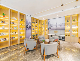 Atour Hotel Dalian Railway Station