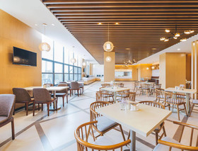 Atour Hotel Dalian Railway Station