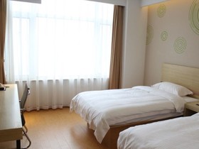 GreenTree Inn Dalian Dalian North Railway Station Express Hotel