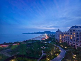 Hilton Dalian Golden Pebble Beach Resort