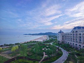 Hilton Dalian Golden Pebble Beach Resort