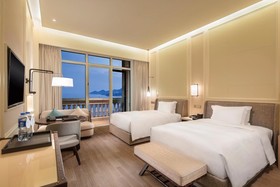 Hilton Dalian Golden Pebble Beach Resort