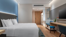 Holiday Inn Express Dalian Golden Pebble Beach An IHG Hotel