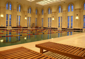 Heihe Yinjian Jianguo Hotel