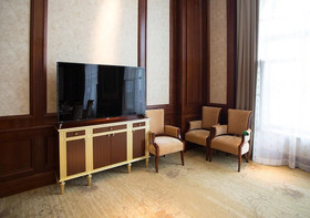 Heihe Yinjian Jianguo Hotel