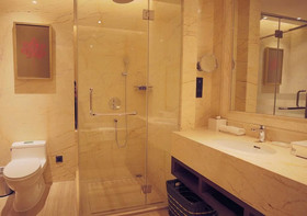 Heihe Yinjian Jianguo Hotel