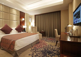 Heihe Yinjian Jianguo Hotel