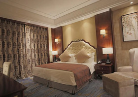 Heihe Yinjian Jianguo Hotel