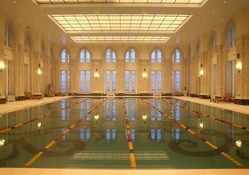 Heihe Yinjian Jianguo Hotel