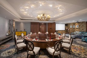 Days Hotel by Wyndham Jilin Railway Station