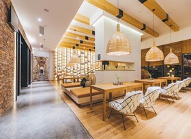 Atour Hotel Jinzhou Ave Airport Ningbo