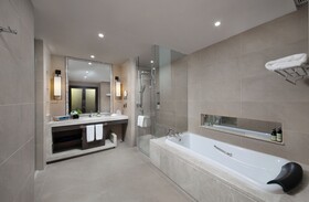 Shenyang Huaqiang Novlion Hotel