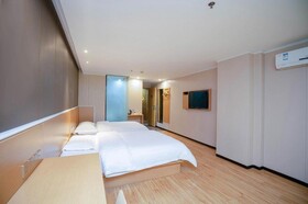 7 Days Inn Yunfu Luoding Central Branch