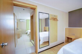 7 Days Inn Yunfu Luoding Central Branch