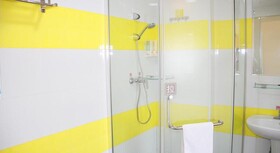 7 Days Inn Yunfu Luoding Central Branch