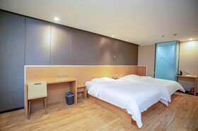 7 Days Inn Yunfu Luoding Central Branch
