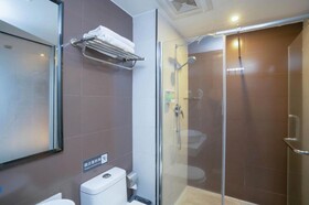 7 Days Inn Yunfu Luoding Central Branch