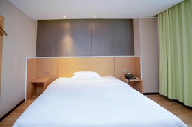 7 Days Inn Yunfu Luoding Central Branch