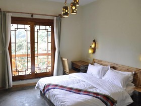 Yangshuo Phoenix Pagoda Fonglou Retreat