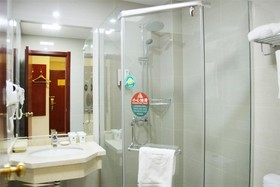 GreenTree Inn ShenZhen BaoAn XiXIang PingZhou Metro Station Business Hotel