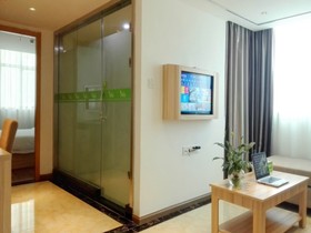 Vatica Guangdong Shenzhen Longhua Qinghu Metro Station Hotel